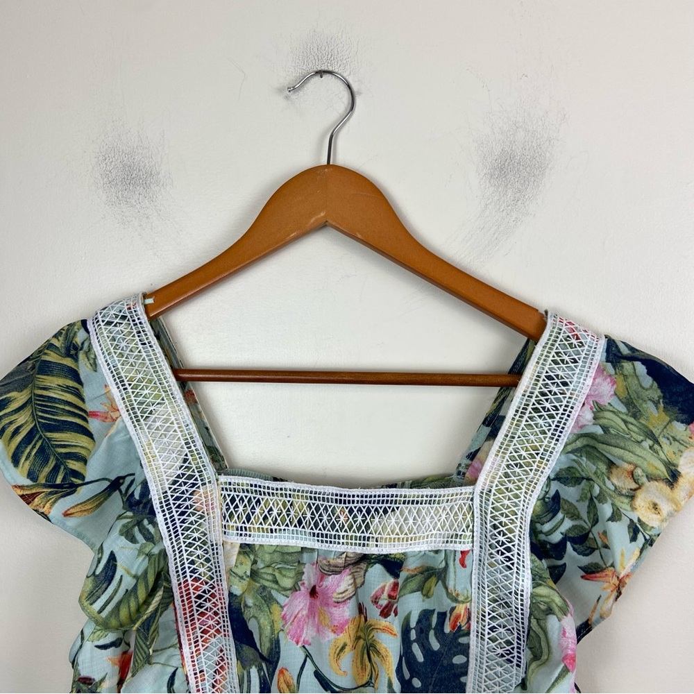 OLM Women’s Tropical Floral Smocked Flutter Sleeve Tank Top Blouse Size Medium - Picture 2 of 10